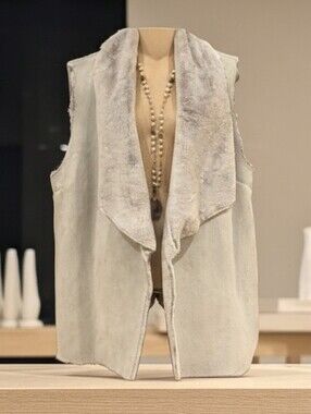 LB Silver Faux Fur Suede Vest Size 18/20